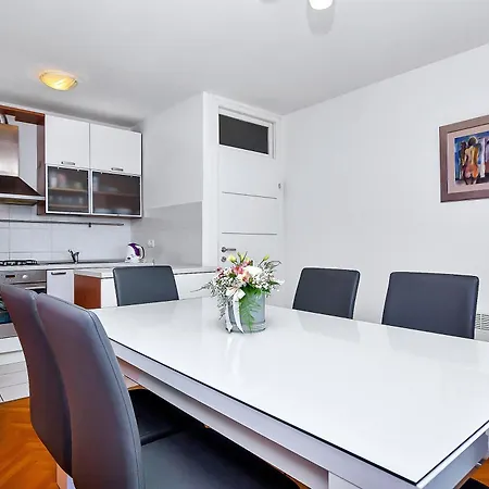 Apartment Modern Katarina With Balcony And Sea View Makarska