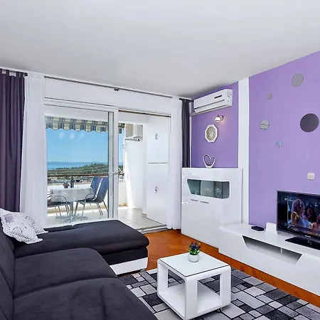 Modern Katarina With Balcony And Sea View Makarska