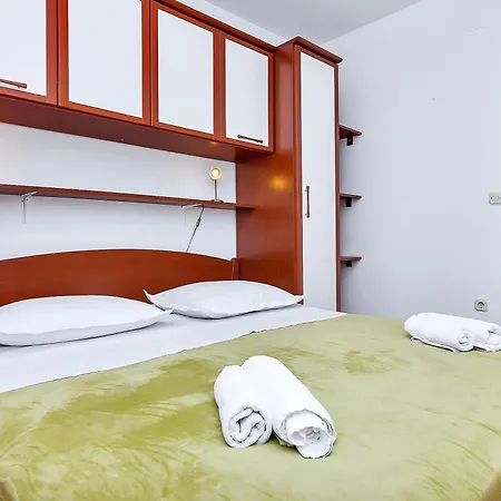 Modern Katarina With Balcony And Sea View Makarska