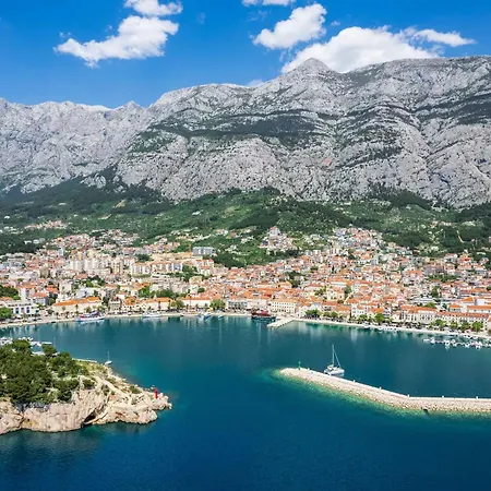 Modern Katarina With Balcony And Sea View Makarska